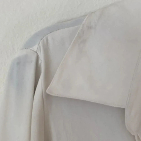 L’ Agence long sleeve blouse button down white black zip pockets needs cleaning - Picture 5 of 7